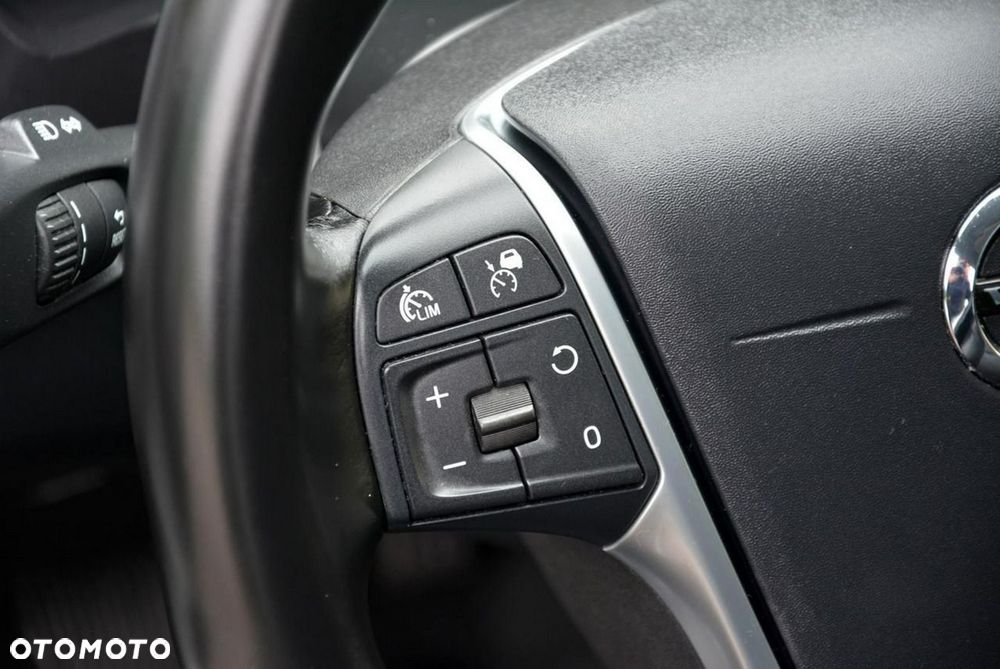 Volvo V40 T3 Geartronic Summum - 32