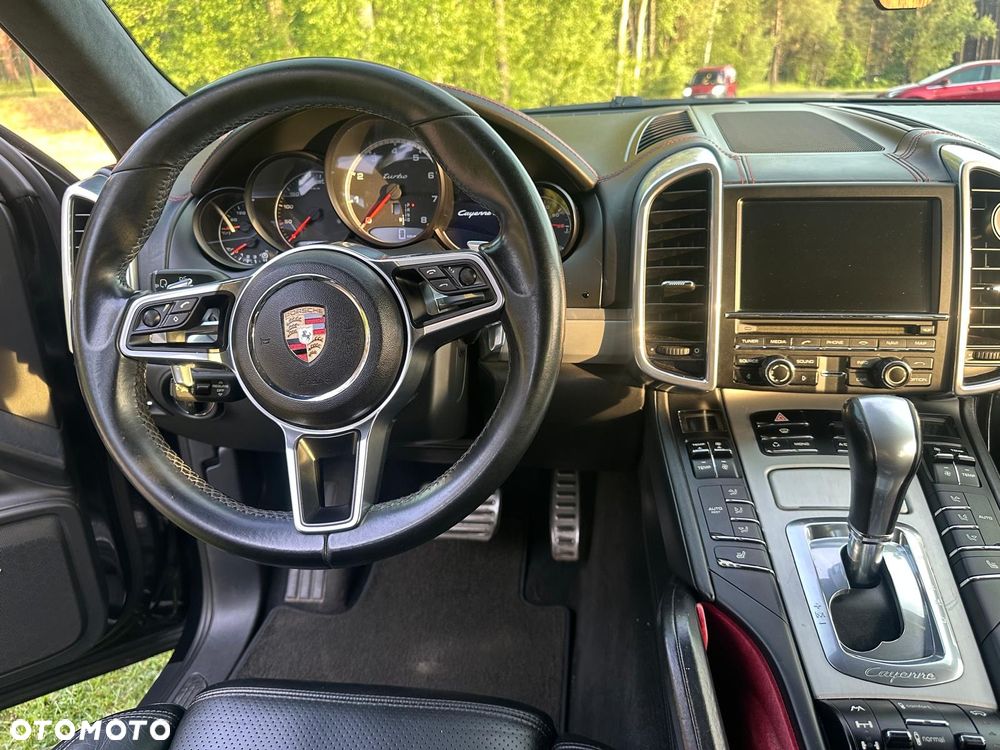 Porsche Cayenne Turbo - 28