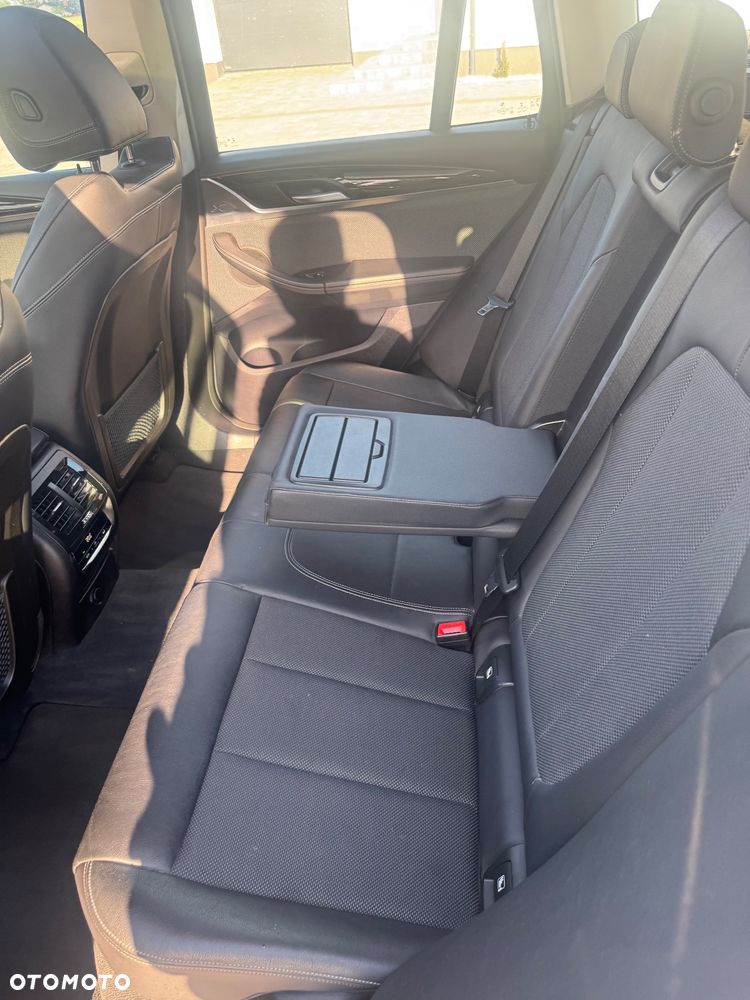 BMW X3 xDrive20d M Sport Edition - 7