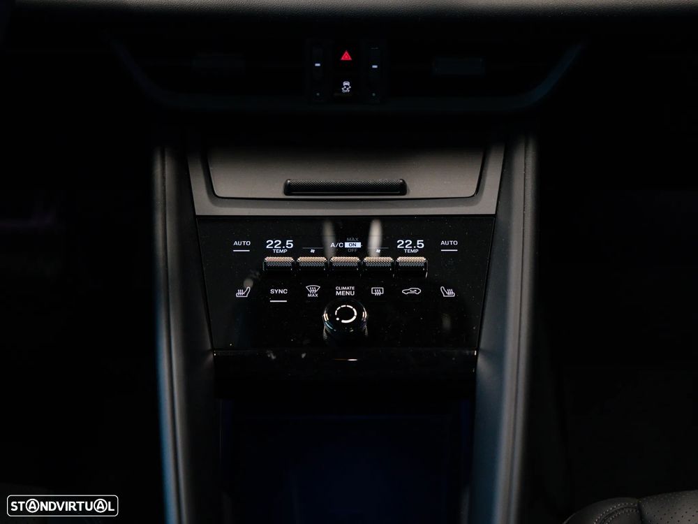 Porsche Macan Electric - 27