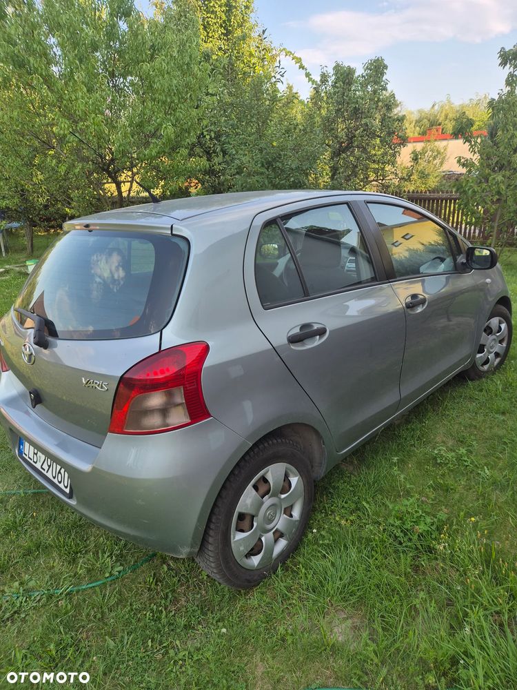 Toyota Yaris 1.3 Luna A/C - 2