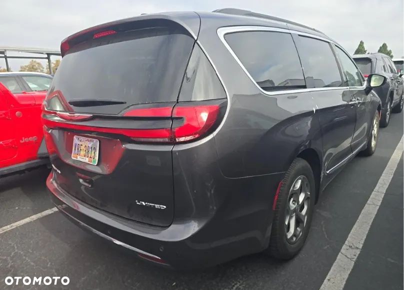 Chrysler Pacifica - 4
