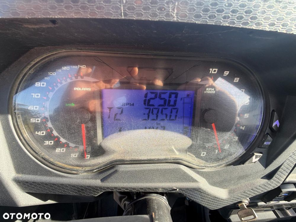 Polaris RZR - 16