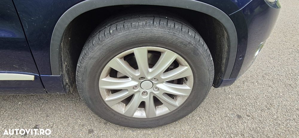 Volkswagen Tiguan - 17