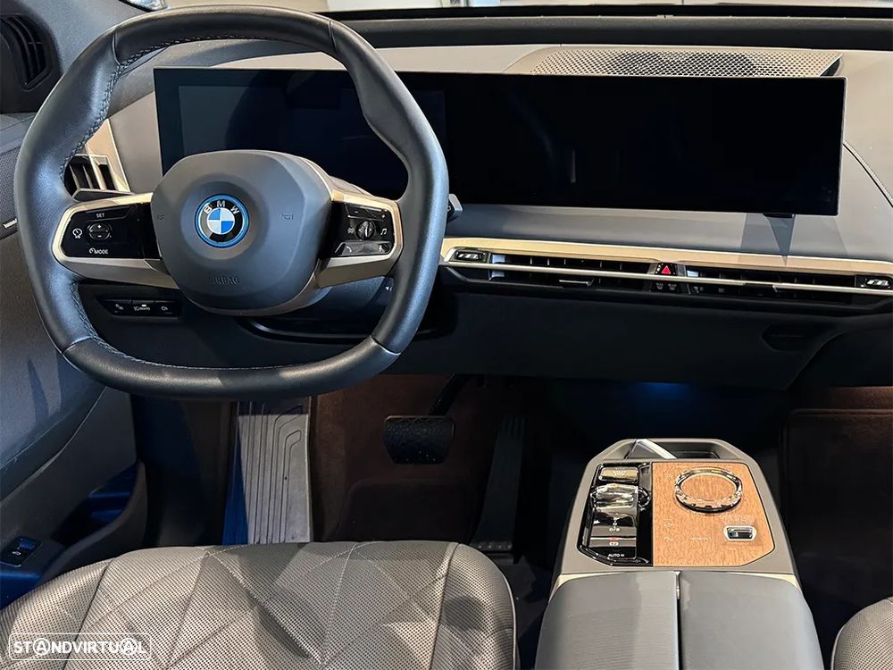 BMW iX xDrive 50 Pack Desportivo - 7