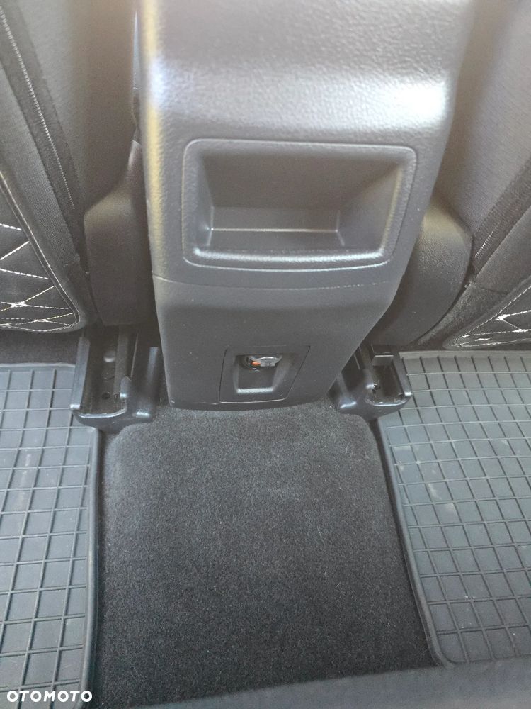 Toyota Auris - 36