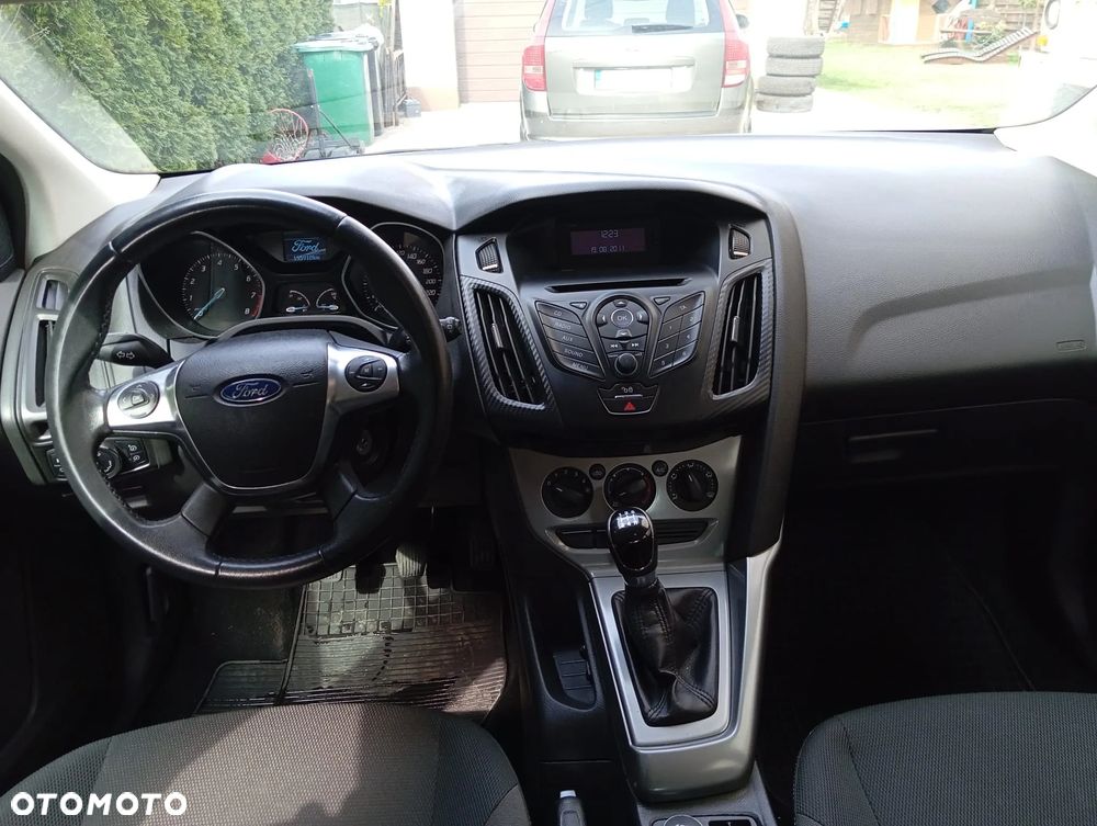 Ford Focus 1.6 FF Trend - 4