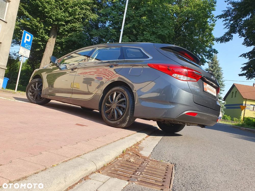 Hyundai i40 Kombi blue 1.6 Trend - 25