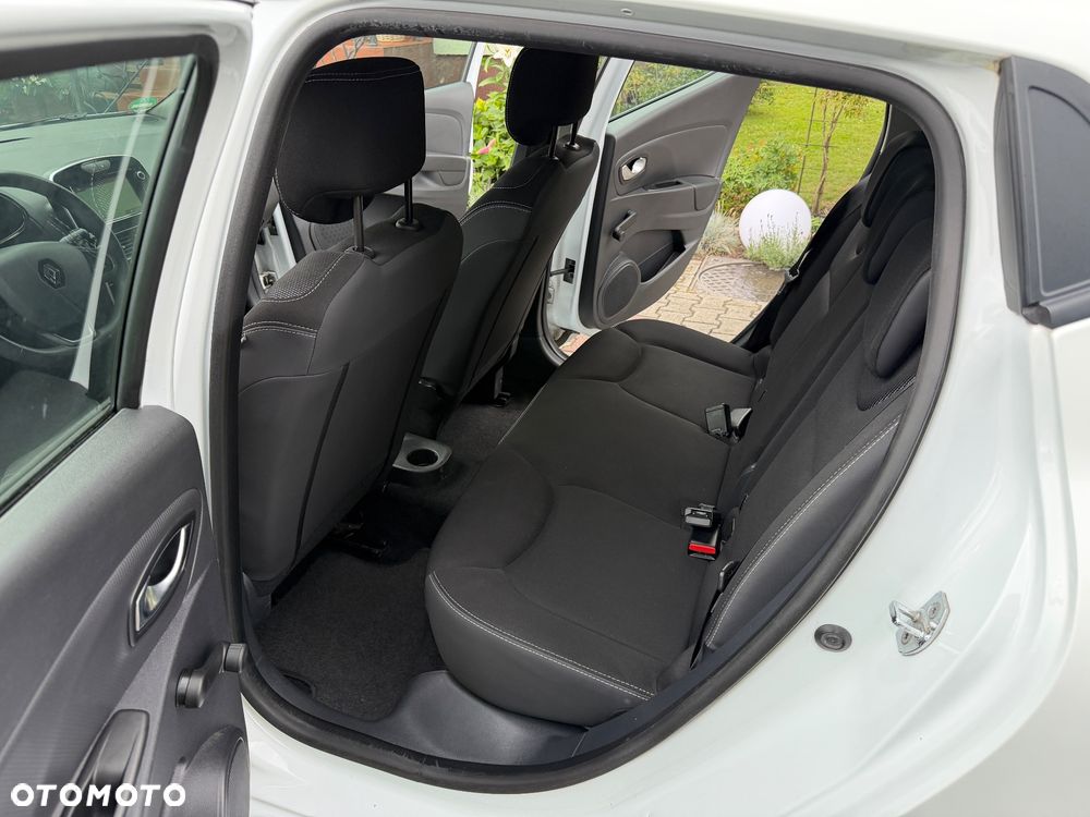 Renault Clio 1.2 16V 75 Limited - 27