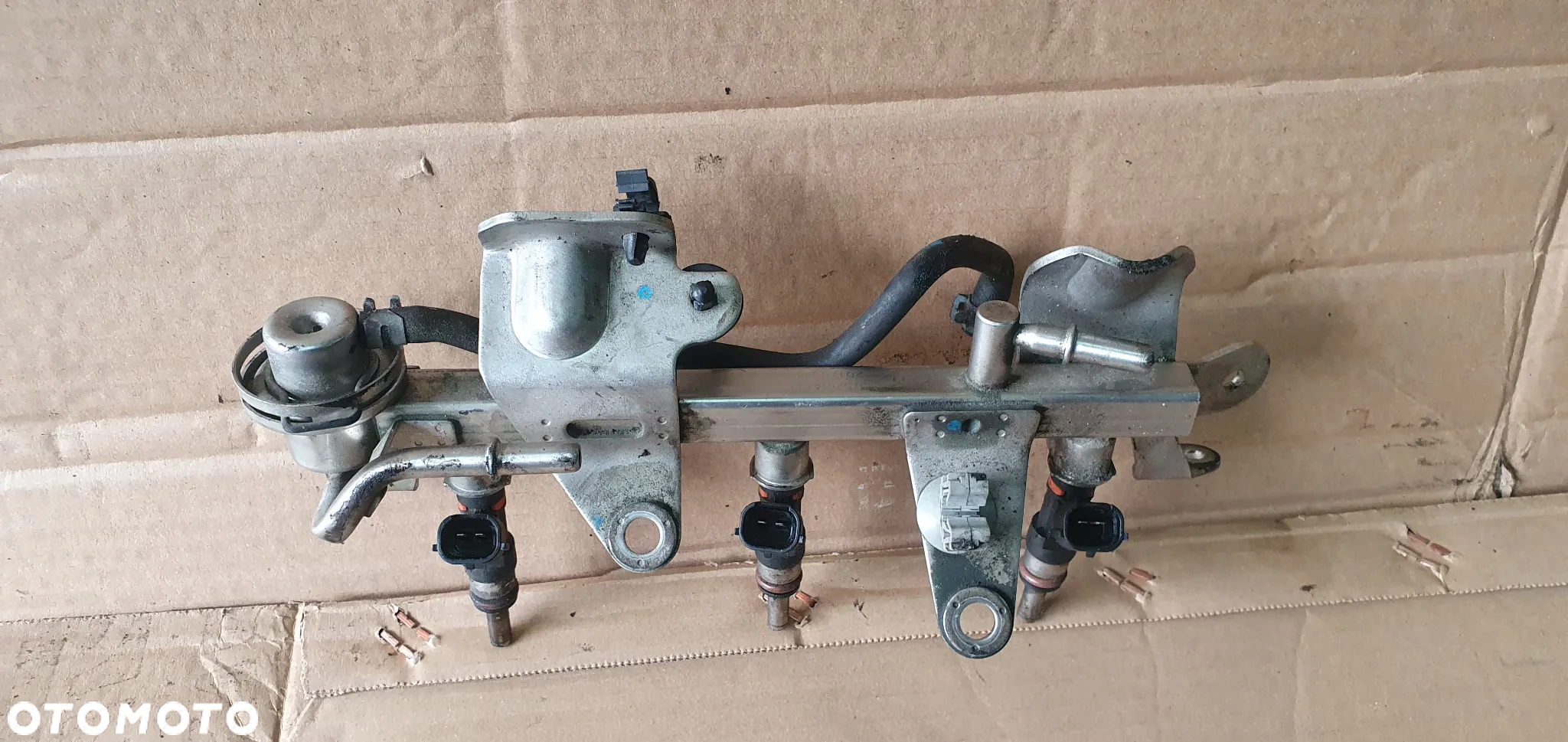 Listwa wtryskowa wtryski Dacia Logan II 0.9 TCE 175201470R - 4