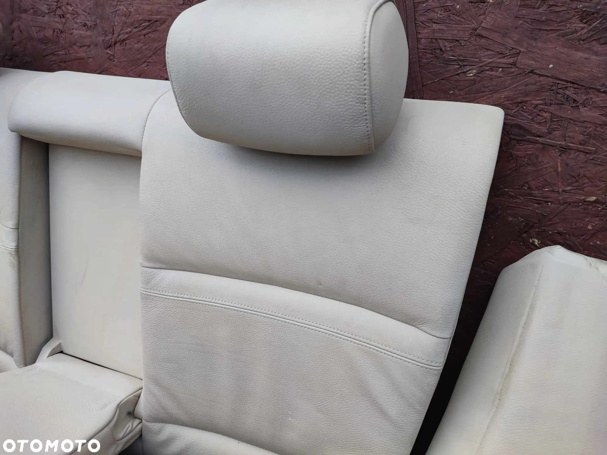 BMW E92 / E92 LCI. ORYGINALNY KOMPLET KANAPA TYŁ SKÓRA ( KOL. DAKOTA CREAMBEIGE ) + PODŁOKIETNIK Z CUP HOLDEREM. O NR: 6 972 943 / 6 972 940 / 6 972 935 OEM. W BARDZO DOBRYM STANIE TECHNICZNYM. - 12