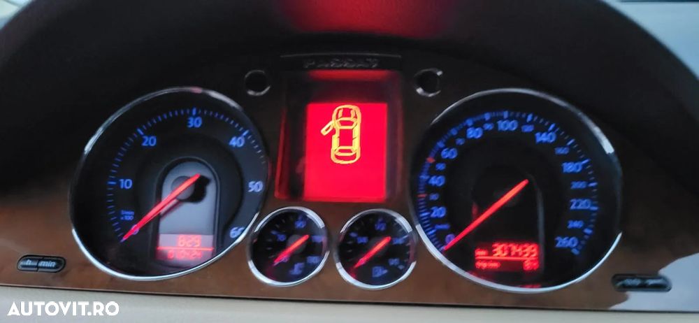 Volkswagen Passat Variant 2.0 Blue TDI DSG SCR Highline - 20
