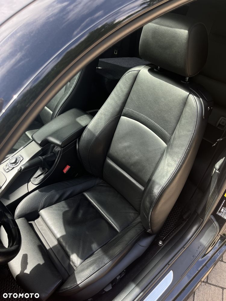 BMW Seria 3 335i - 24