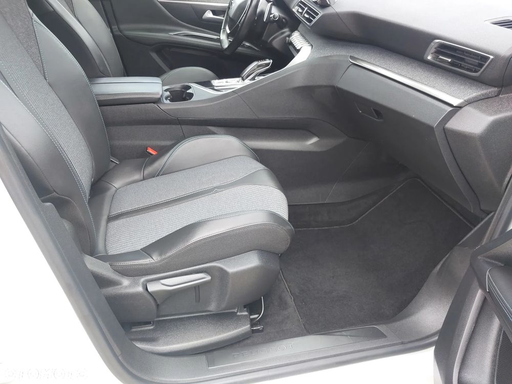 Peugeot 3008 - 23