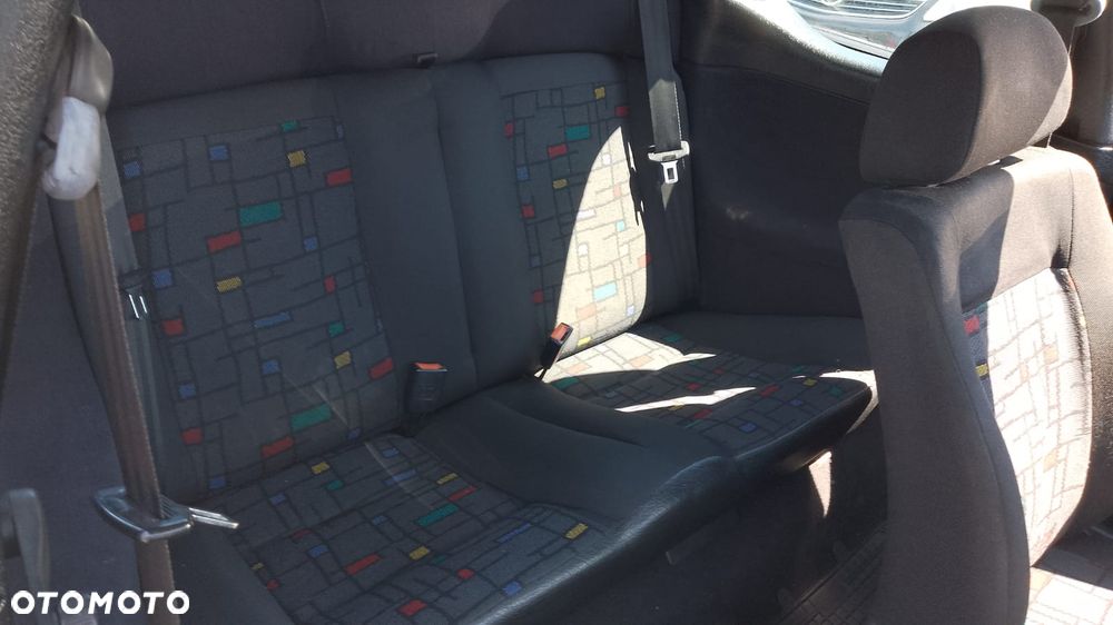 Volkswagen Golf 1.8 CL - 13