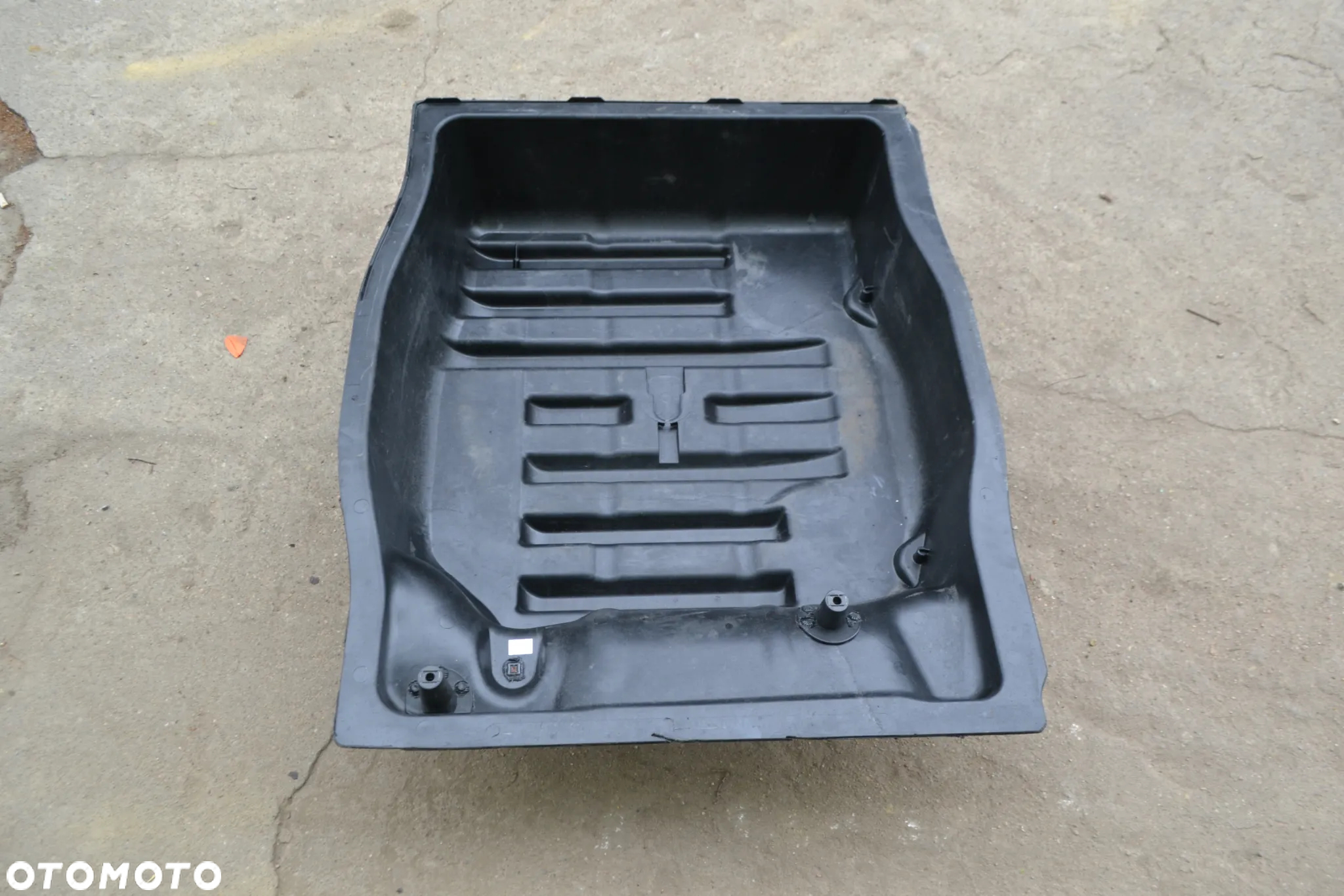 VW PASSAT B6 B7 WANNA WNĘKA BAGAŻNIKA KOŁA ZAPASOWEGO 3C0813114D POMORSKIE - 3