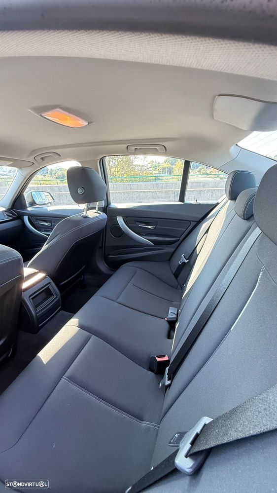 BMW 320 d EfficientDynamics Line Sport - 13