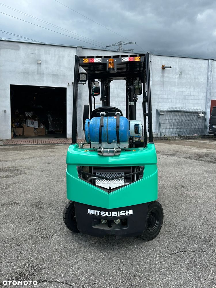 Mitsubishi FG15N - 3
