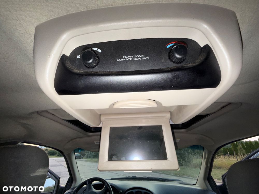 Dodge Grand Caravan - 11