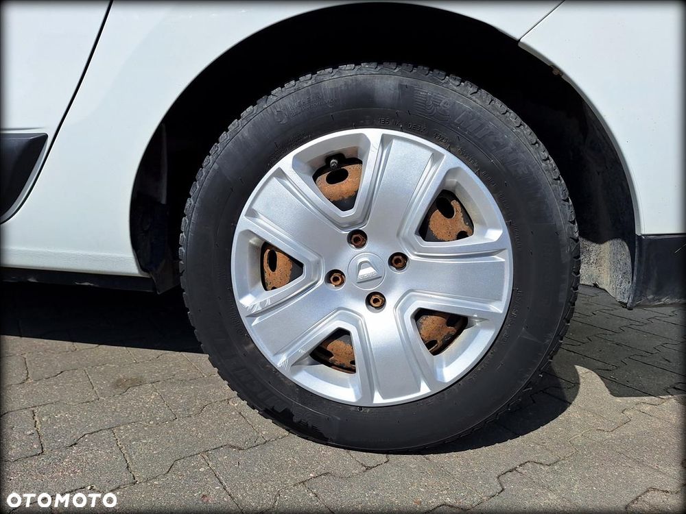 Dacia Lodgy 1.6 SCe Laureate S&S - 21