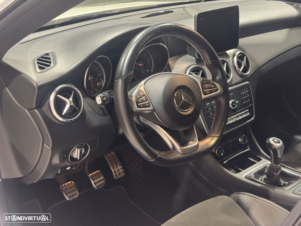 Mercedes-Benz CLA 180 d Shooting Brake AMG Line - 8