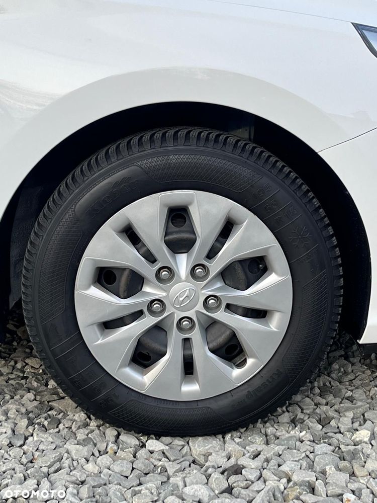 Hyundai i30 1.6 D Classic + - 12