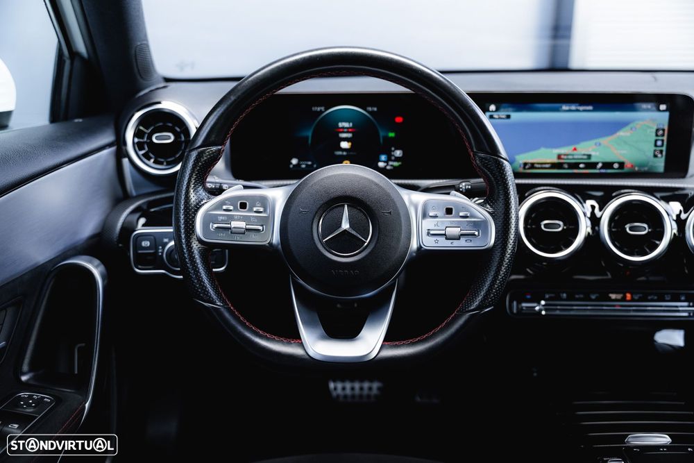 Mercedes-Benz A 250 e AMG Line - 13