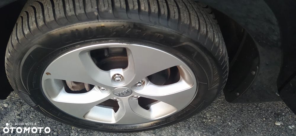 Kia Carens 1.6 GDI Dream Team Edition - 23