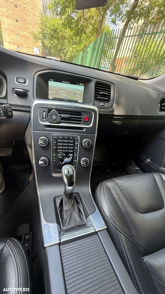 Volvo V60 D4 Geartronic Momentum - 5