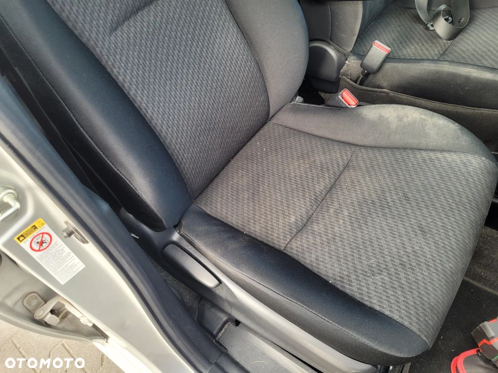 Fotel kierowcy pasażera kanapa Toyota Verso S 2011-2015r - 6