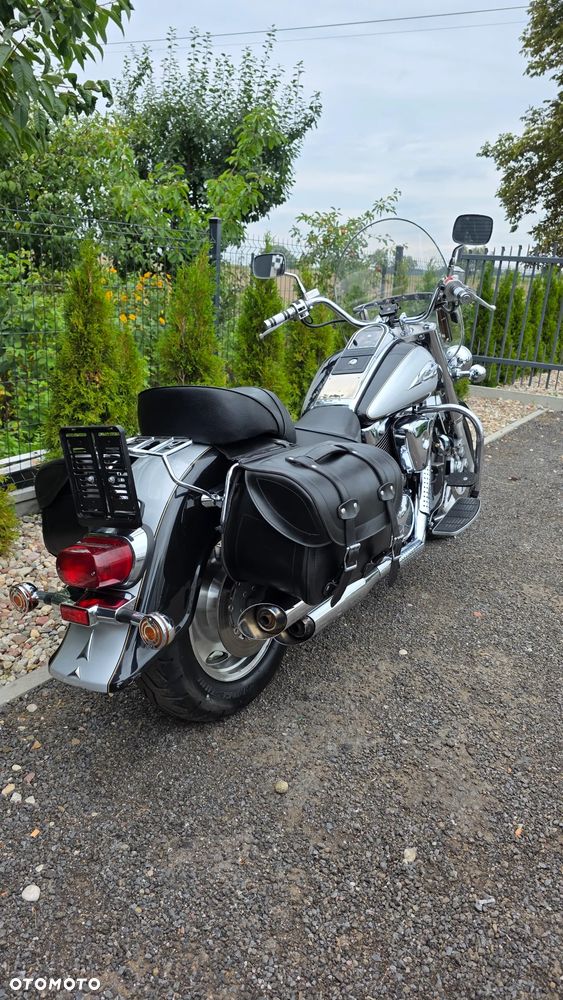 Suzuki Intruder - 8