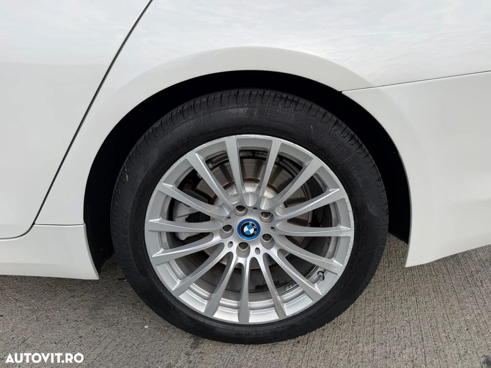 BMW Seria 5 530e iPerformance Aut. Luxury Line - 24