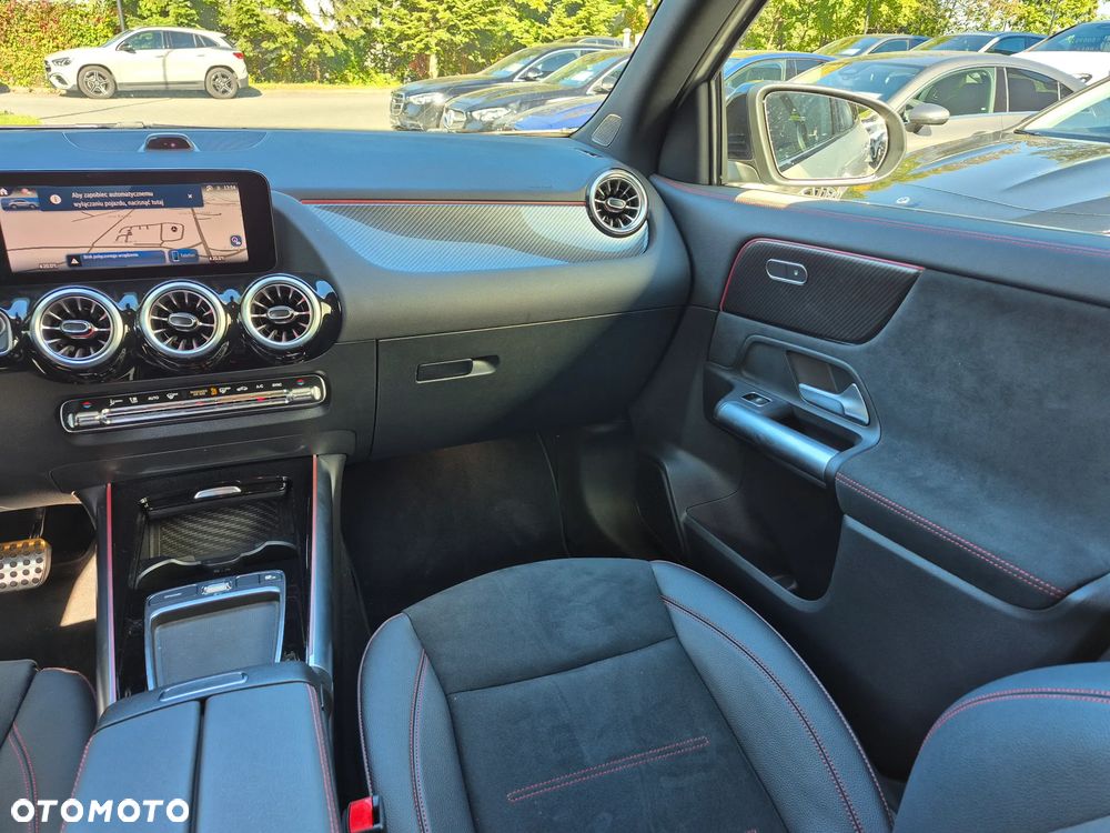 Mercedes-Benz GLA 200 AMG Line - 16