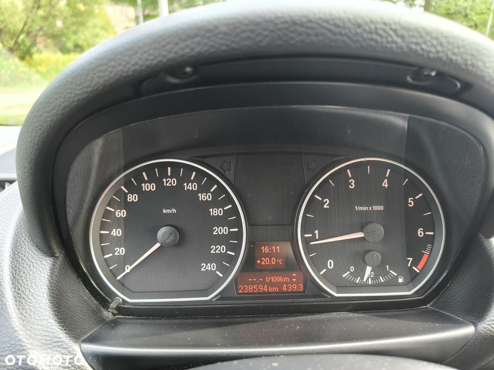 BMW Seria 1 - 15