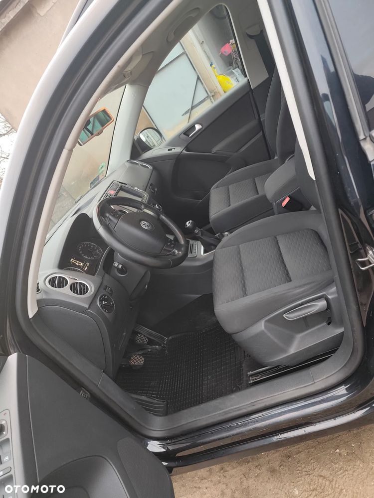 Volkswagen Tiguan - 11