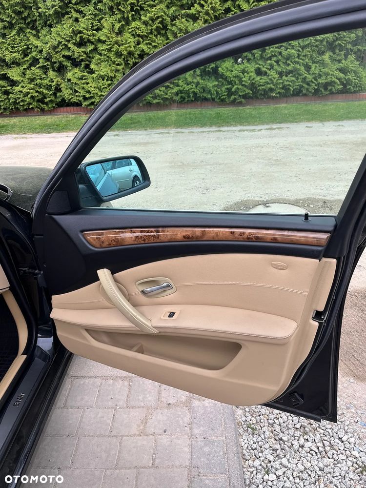 BMW Seria 5 523i Edition Exclusive - 15