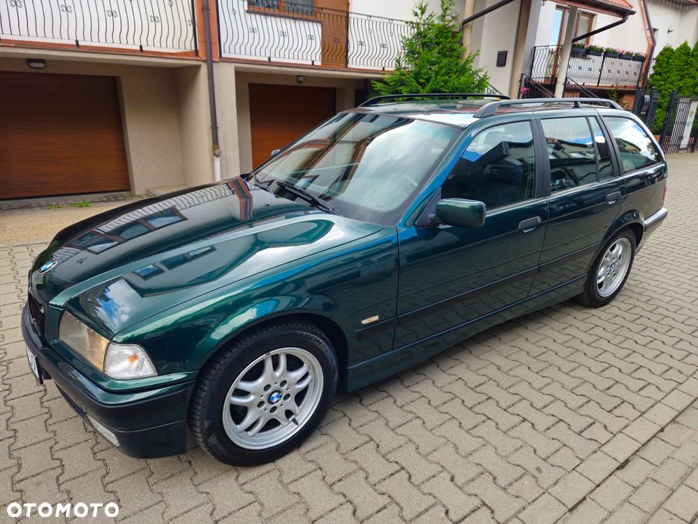 BMW Seria 3 318i - 3