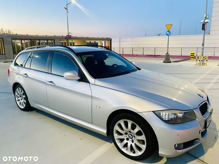 BMW Seria 3 320d xDrive DPF - 1