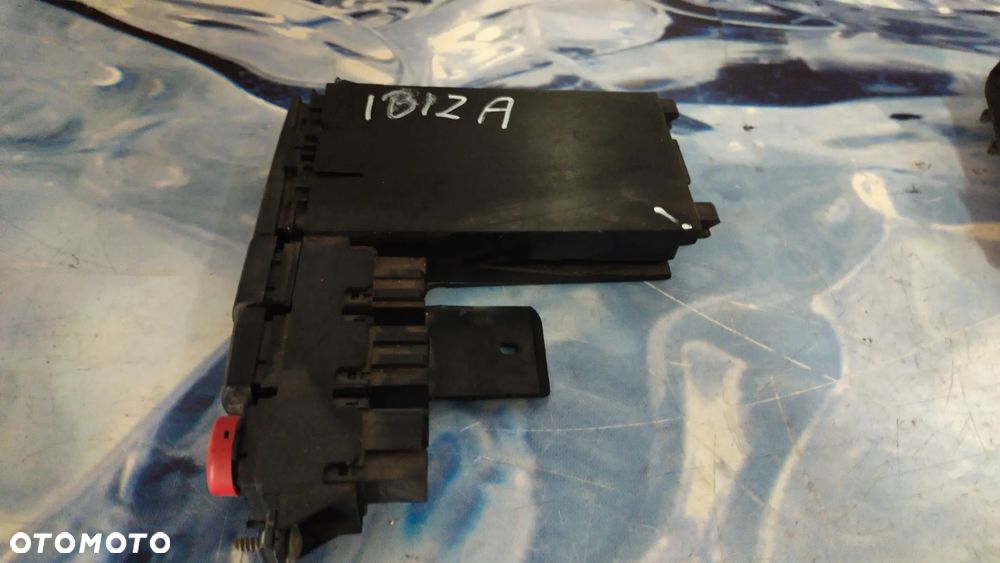 WŁĄCZNIK PANEL AWARYJNYCH 6L2858815B IBIZA - 1