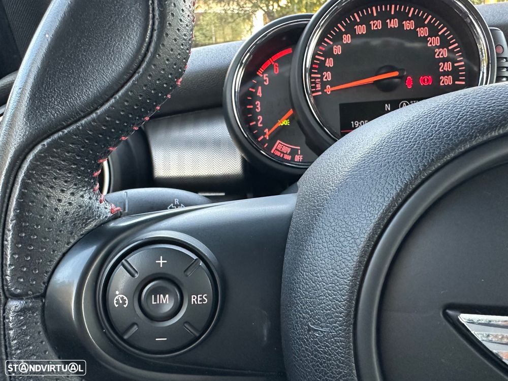 MINI 5 Portas Cooper SD - 32