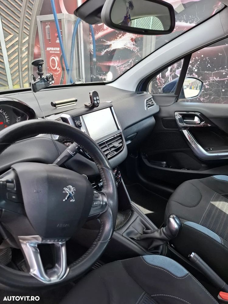 Peugeot 208 120 VTI Allure - 14