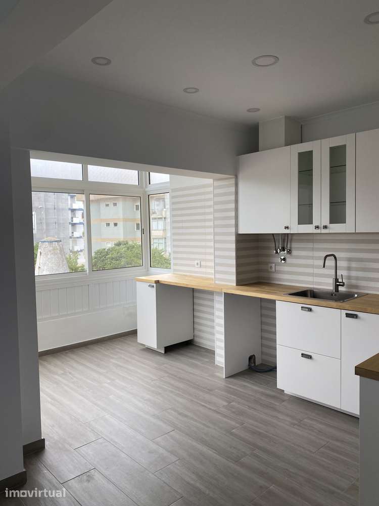 Apartamento T2 em Algés com elevador e pronto a habitar - Grande imagem: 5/13