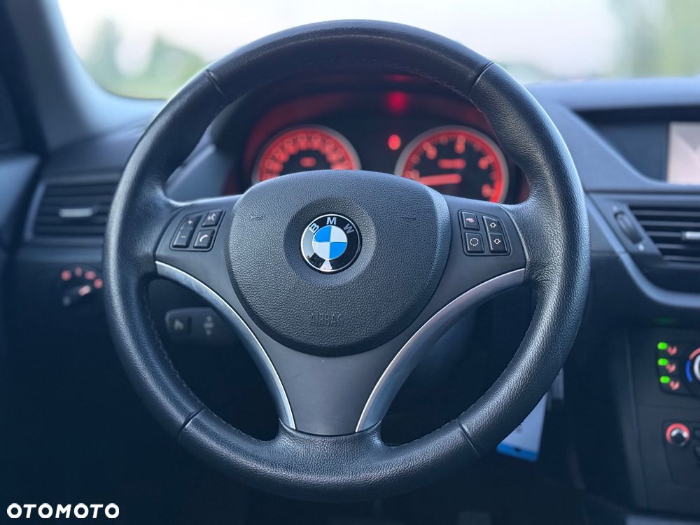 BMW X1 sDrive20d - 33