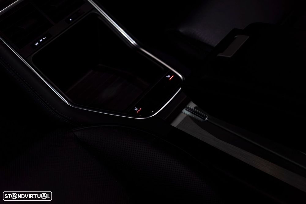 Porsche Panamera 4 S - 32