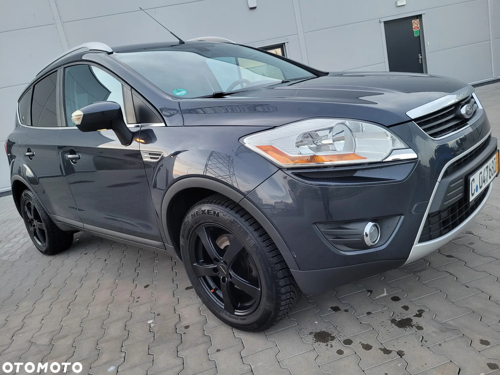 Ford Kuga 2.0 TDCi 2x4 Titanium - 3