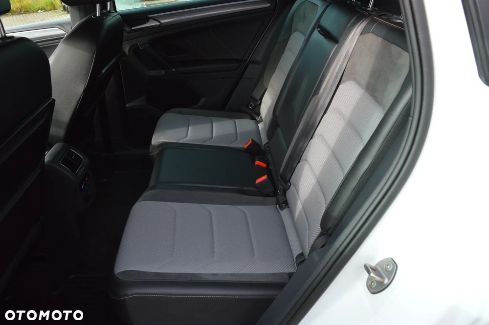Volkswagen Tiguan 2.0 TDI SCR 4MOTION DSG R-Line - 17