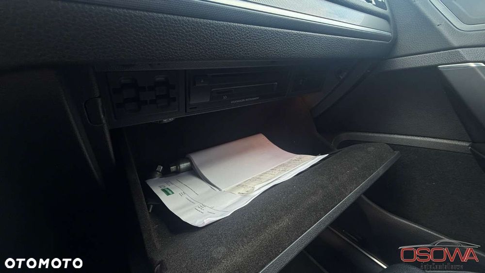Volkswagen Golf Variant 2.0 TDI SCR DSG R-Line - 25
