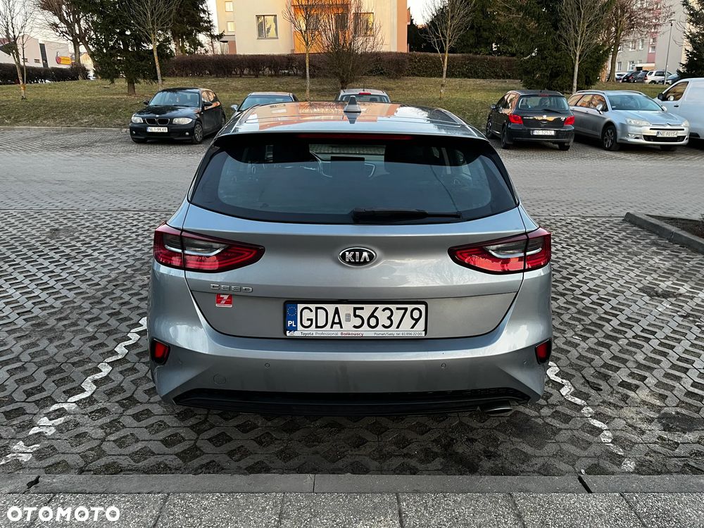 Kia Ceed - 11