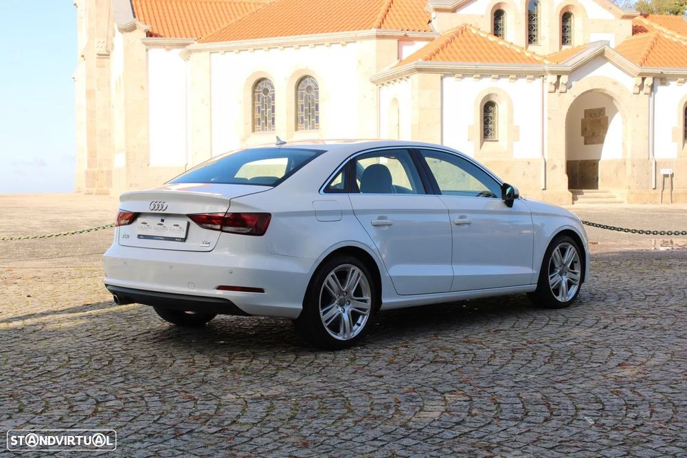 Audi A3 Limousine 1.6 TDI Business Line Attraction Ultra - 3