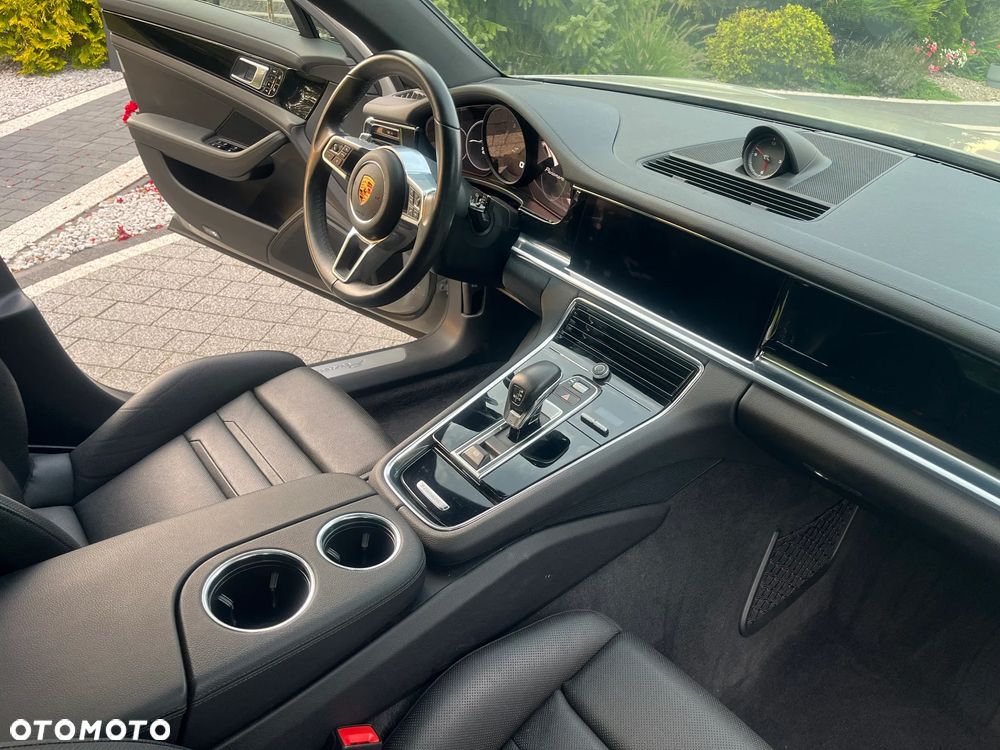 Porsche Panamera Standard - 10